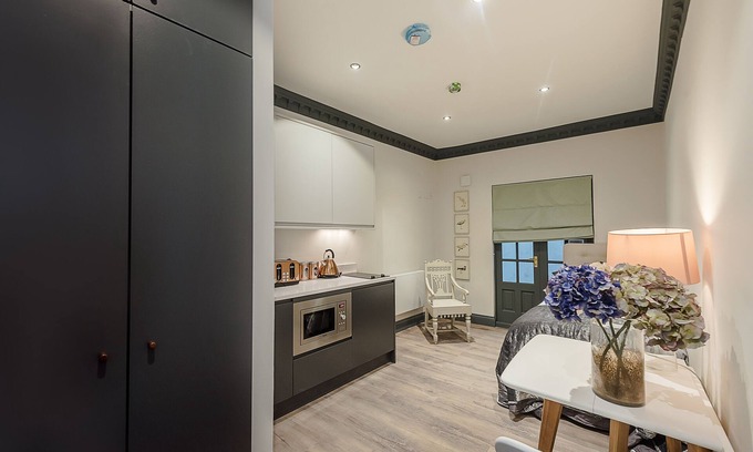 Pembridge Apartment | Notting Hill Studio 5 mins from Portobello Road & 10 mins from Kensington Palace