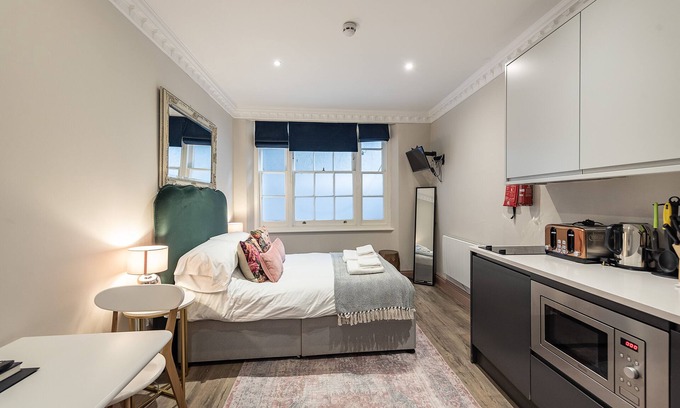 Pembridge Apartment | Notting Hill Studio 5 mins from Portobello Road & 10 mins from Kensington Palace