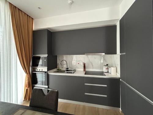 Roman Ridge Apartment | Nova, 2 beds Suits