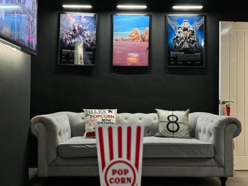 Liverpool House | Now Screening…Large Movie Place 60 Inch TV (Sleep 11)