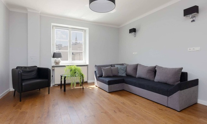 Srodmiescie Apartment | Nowy Swiat 29 | White Apartment | Air conditioning