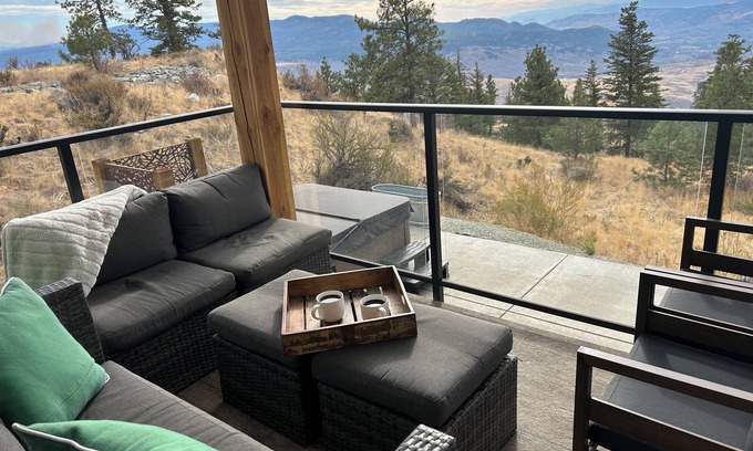 Okanagan-Similkameen Cabin | nSpectacular Lakeview Private 2 BDR Mtn Retreat