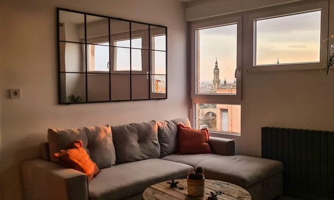 Barrio de Jesus Apartment | Nuevo! Acogedor Apartamento con Vistas al Pilar y Garaje