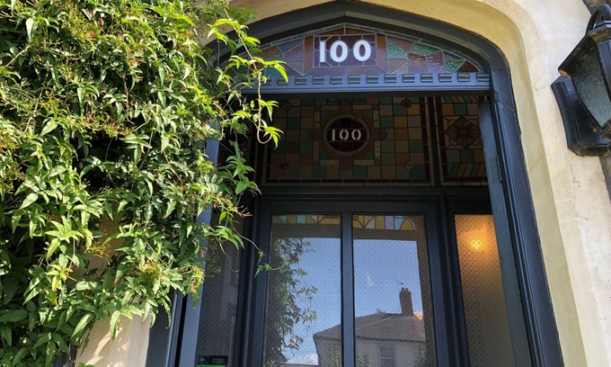 Adamsdown Bed & Breakfast | Number One Hundred B&B