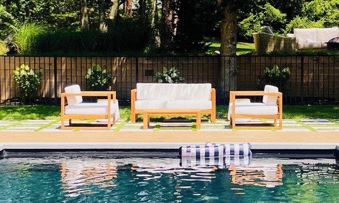 Lagoon Heights House | Oak Bluffs Retreat. NEW PRIVATE POOL - FERRY TIX!