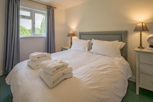 Cranbrook House | Oak Cabin Overlooking Bedgebury Forest