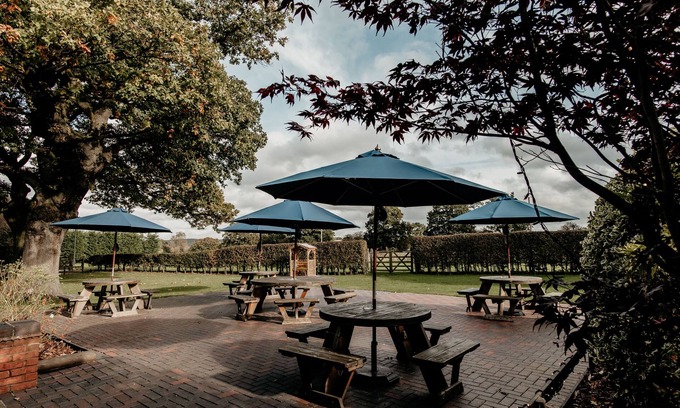 Cannock Hotel | Oak Farm Hotel