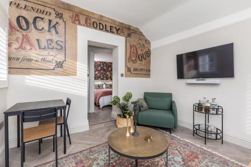 Hurstpierpoint Apartment | Oak Rooms, Historic Charm and Luxury in Hurstpierpoint High Street