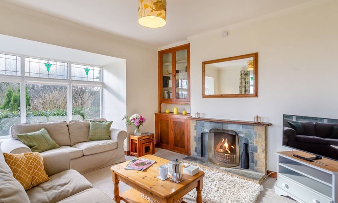 Fourstones Near Bentham House | Oakleigh - Three Bedroom House, Sleeps 4