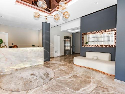 Houghton Estate Apartment | OAM The Paramount Rosebank Luxury One-Bedroom