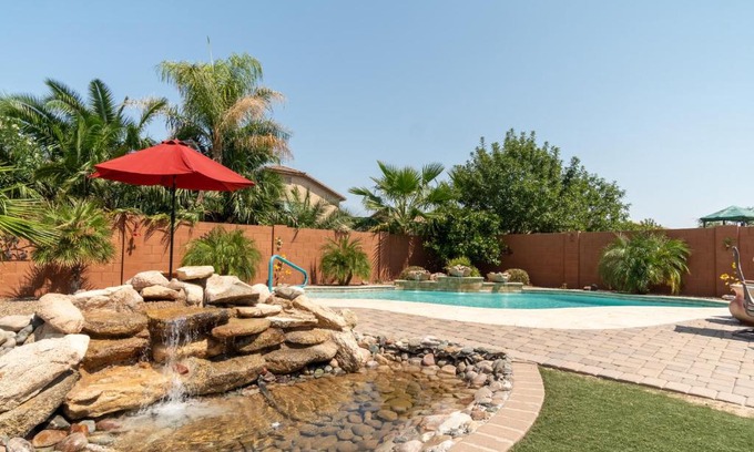 Maricopa Villa | Oasis Villa With Pool, Putting Green & Pool Table