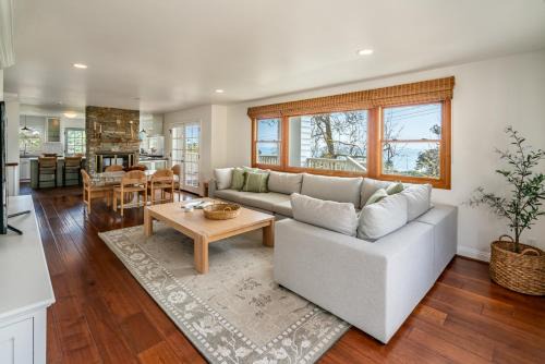 Summerland Villa | Ocean Breeze Abode and Bungalow by Paradise Retreats