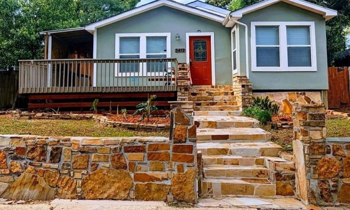 Gulfport House | Ocean Breeze Hideout n3 bedroom/2bath/5 beds