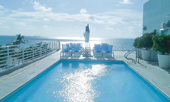 South Beach Apartment | Ocean Drive Studio Beach Front