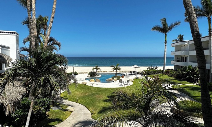 San Jose del Cabo Condo | Ocean Front Costa Azul 1 Bedroom Condo