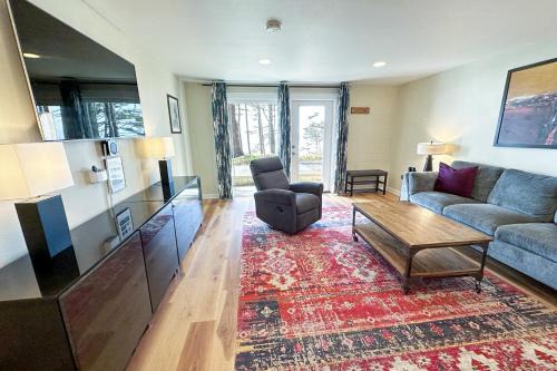 Yachats Apartment | Ocean Front Condo, Pelican at Oregon House, Stairs to the Beach!