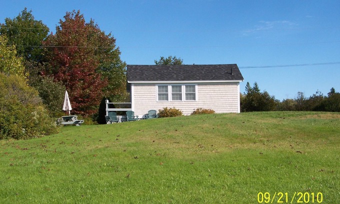 Martinsville Cottage | Ocean Front Cottage