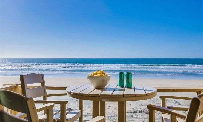 Mission Beach Condo | OCEAN FRONT * Remodeled * Waterfront View Deck