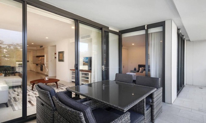 Terrigal Apartment | OCEAN LANE | Short walk to beach | Accom Holidays