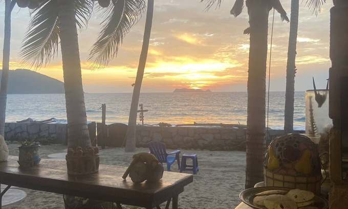 Barra de Potosi Bed & Breakfast | Ocean Lover's Paradise - Garden Room 1