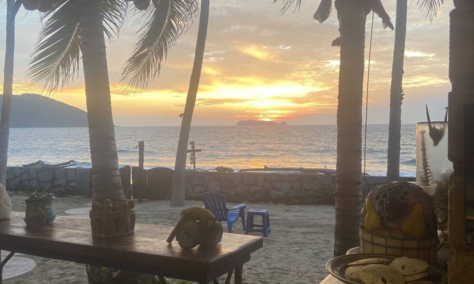 Barra de Potosi Bed & Breakfast | Ocean Lover's Paradise - Garden Room 2