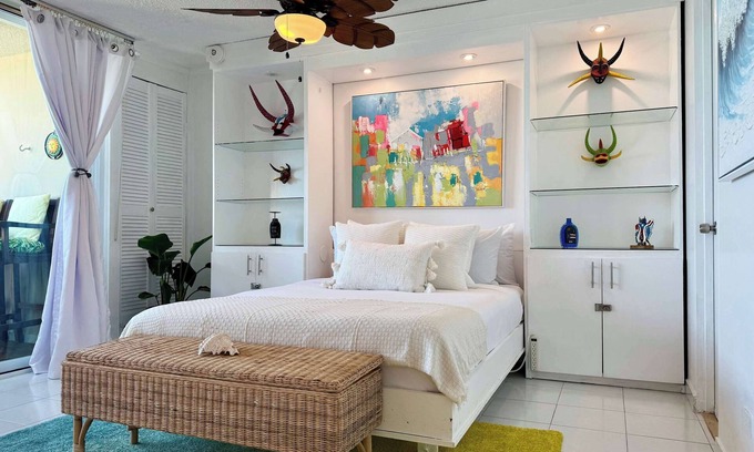 Condado Apartment | Ocean Pearl Studio | Best Beachfront Location!