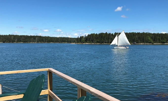 Friendship Cottage | Ocean's Edge Cottage w/beautiful views of midcoast Maine for 2.