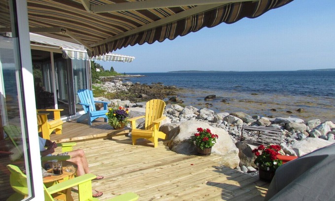 Summerville Centre Cottage | Ocean Surf Cottage at Summerville Beach