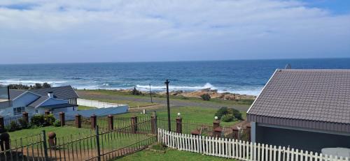 Manaba Beach Apartment | Ocean Vibes Surfer Apartment
