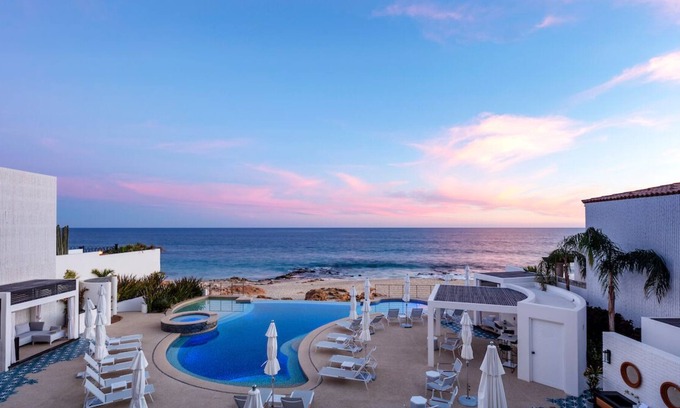 Buzzards Condo | Ocean View 2bd Penthouse at the Beachfront Flats.