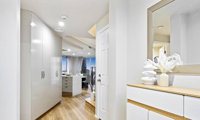 Broadbeach Apartment | Ocean View 4 Bedroom Sub Penthouse in Broadbeach