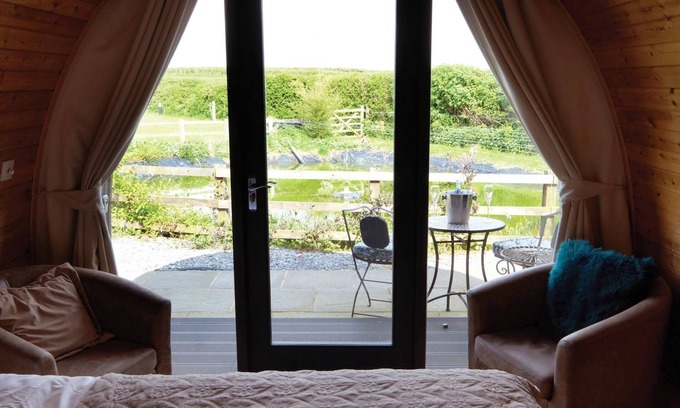 Oldwalls Ski Chalet | Ocean View 6 - 1 Bed Large Bridal - Llanrhidian