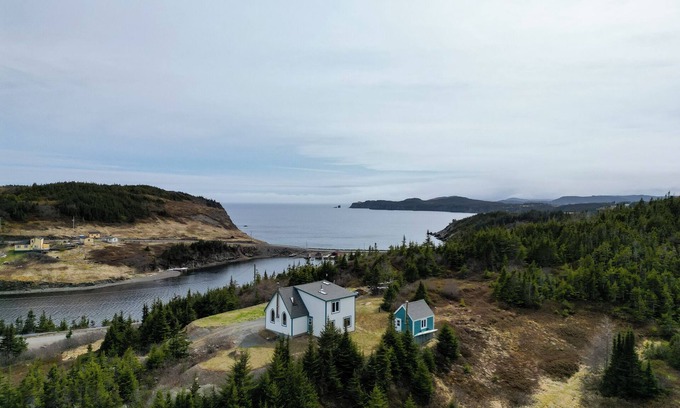 Terra Nova House | Ocean View Chapel | Port Rexton | 2BR