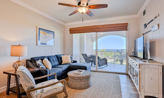 Palm Coast Condo | Ocean view condo with pool access, WiFi, & central AC - snowbirds OK