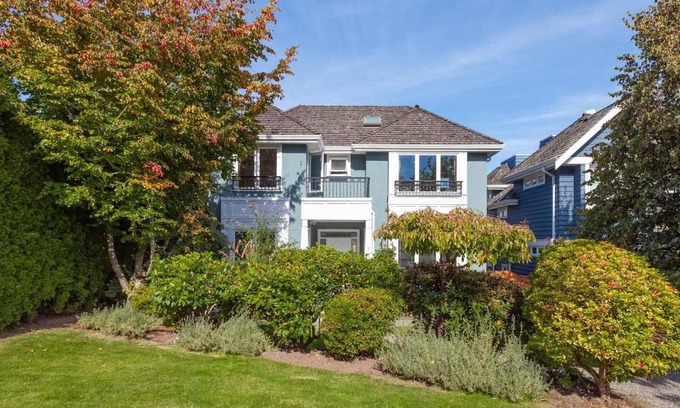 West Point Grey Villa | Ocean View Luxury House/near downtown, beach & UBC