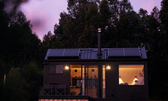 Johanna House | Ocean View Off-Grid Cabin Secluded in Nature - Govind