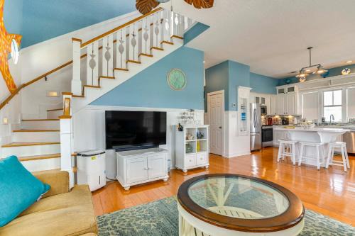 Surfside Beach House | Ocean Views Pet-Friendly Surfside Beach Gem