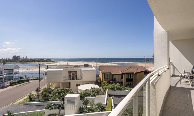 The Entrance Apartment | Ocean Views Unit 15 - The Entrance, NSW