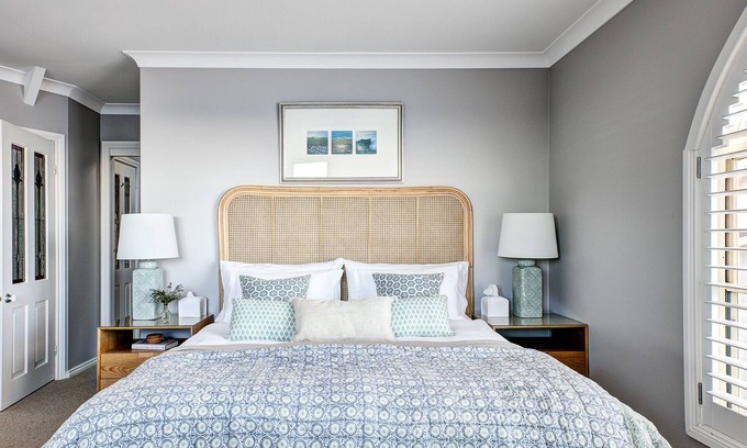 Forresters Beach Apartment | Oceanfront Beach House