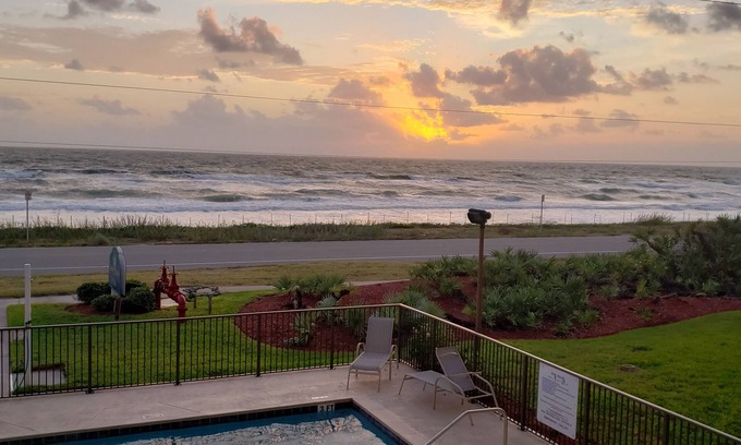 Glenwood Condo | OCEANFRONT 3BR/2BA sleeps 8. Updated amenities, with balcony. Beach & pool view.