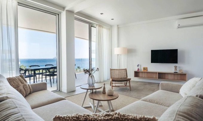 Willemstad Condo | Oceanfront 3BR Penthouse One Mambo 39 by Bocobay