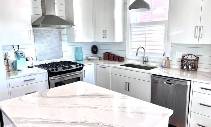 Atlantic Beach Cottage | Oceanfront 4 bedroom/3 bath house in heart of Atlantic Beach ~ AUGUST WEEKS !