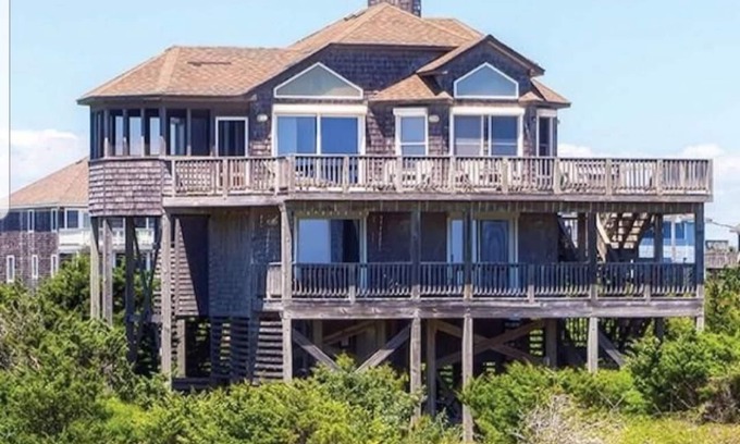 Salvo House | Oceanfront 4 bedroom Salvo Sandcastle * Hot Tub