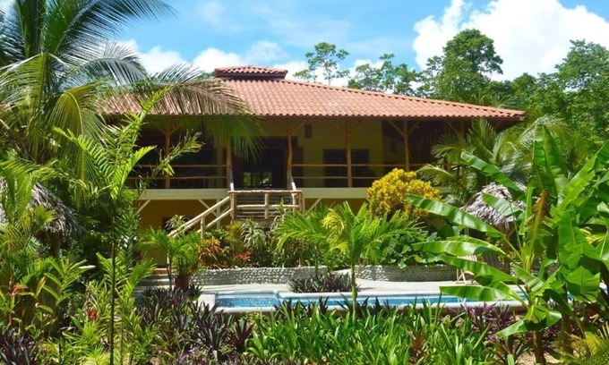 Bocas del Toro Bed & Breakfast | Oceanfront Bluff Beach Retreat - Spectacular 65 Ft Swimming Pool