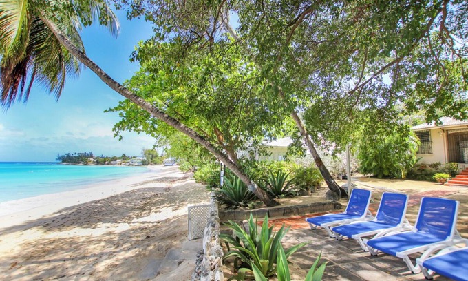Mullins House | Oceanfront Classic 3-bed House - Whitecaps