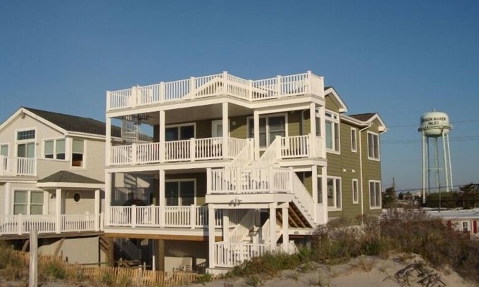 South Beach Haven House | Oceanfront Duplex - with Direct Beach Access