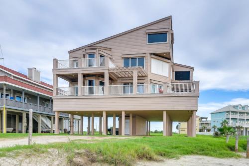 Spanish Grant House | Oceanfront Galveston Beach House Steps to Sand!