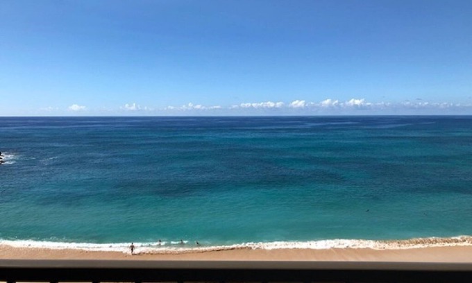 Makaha Condo | Oceanfront Hawaiian Princess 1002 n1990/NUC-2258