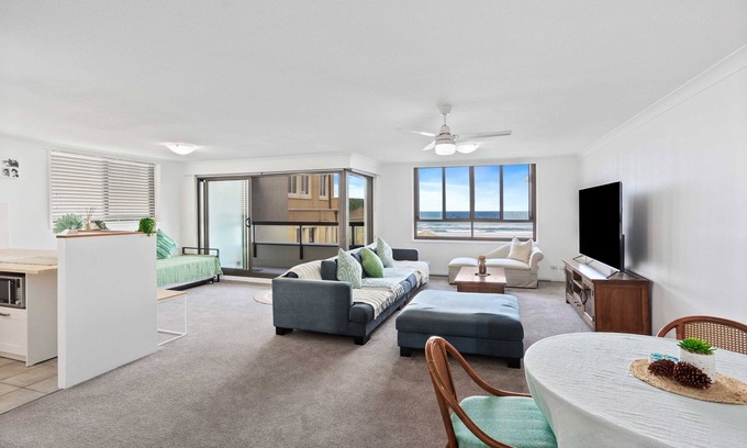 Mermaid Beach Apartment | Oceanfront Living at Paloma