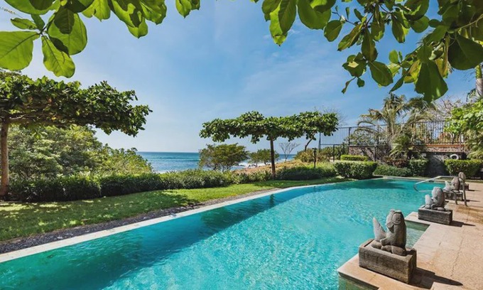Playa Langosta Condo | Oceanfront Luxury in Playa Langosta Near Tamarindo